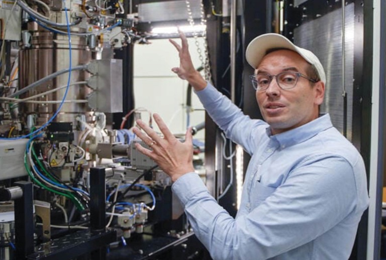 Microscopes can now watch materials go quantum with liquid helium